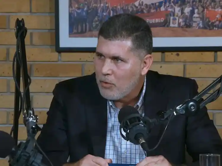 Oscar Pérez-Oliva Fraga.