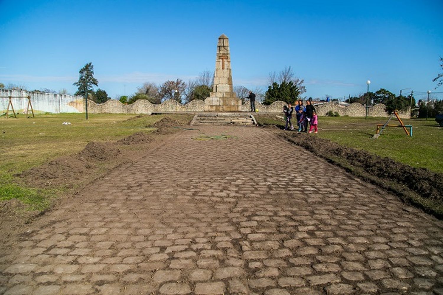 Puesta en valor de la plaza y monumento a los Antepasados