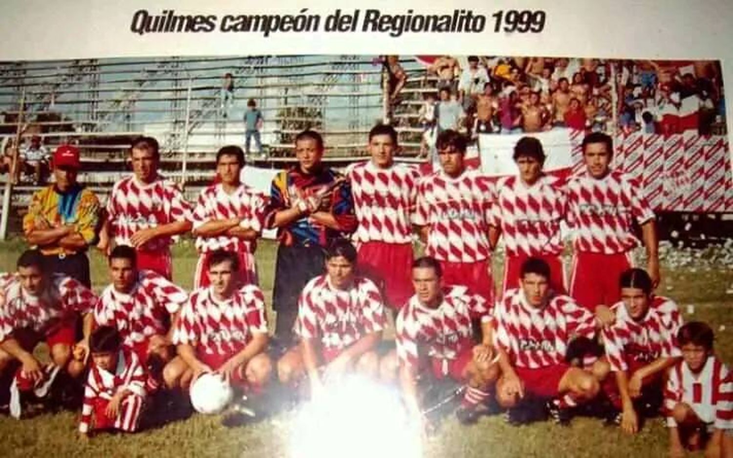 Muchos equipos cimentaron la historia grande del Club Atlético. Este que vemos en la gráfica es uno de ellos. Hoy el cervecero arriba a sus 92 años. También festeja su aniversario el Club Recreativo y Deportivo Ferroviario.