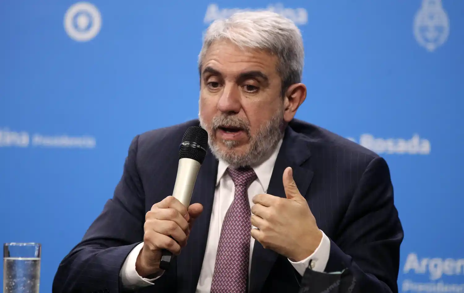 "Son actos delictivos para generar conflicto; no fueron saqueos", dijo Aníbal Fernández sobre los robos a supermercados