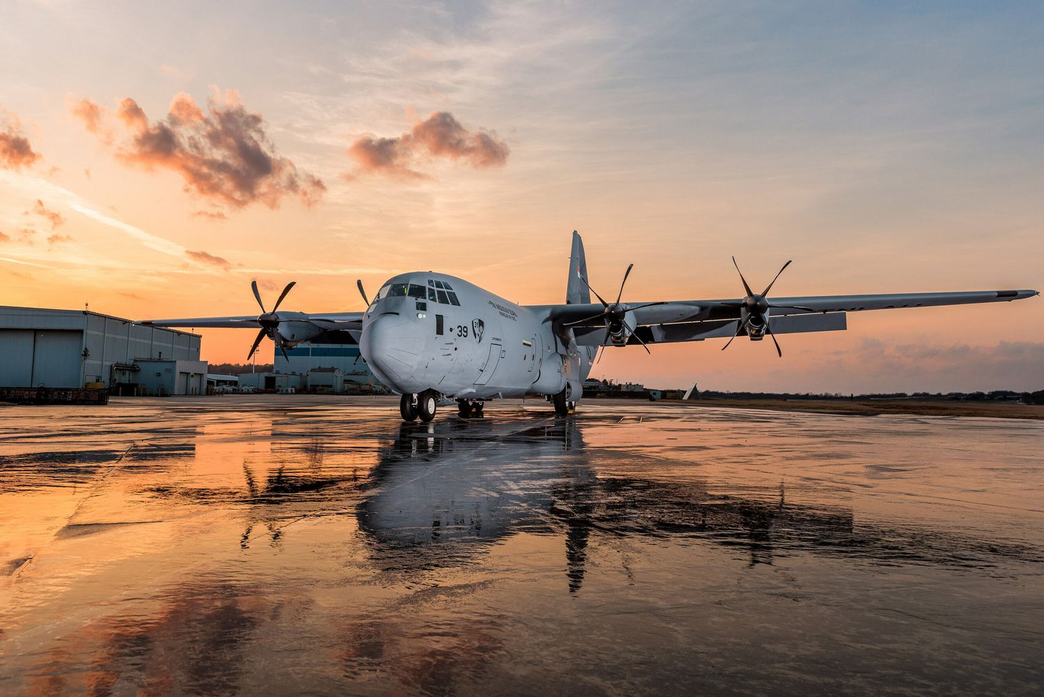 La Fuerza Aérea de Indonesia recibió su primer C-130J-30 Super Hercules