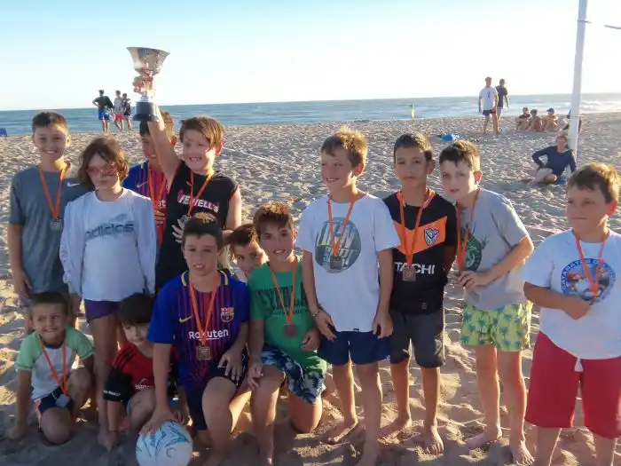 SAN CAYETANO: Fútbol y diversión en el balneario