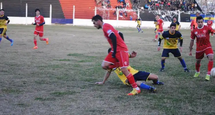 Fútbol de Primera: Suspendieron los Cuartos de Final