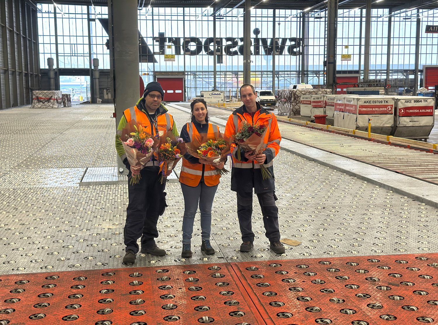 Swissport amplía su infraestructura para el transporte de flores para San Valentín