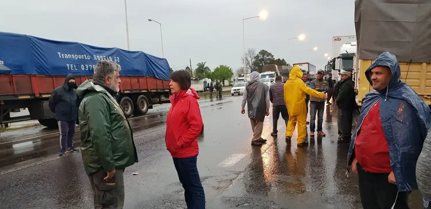 Salinas estuvo junto a transportistas que reclaman en Concordia