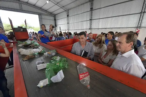 El Gobernador inauguró una planta de tratamiento de residuos en Tabossi