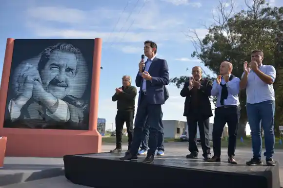 En Mar Chiquita inauguraron dos murales en homenaje a Raúl Alfonsín y Néstor Kirchner