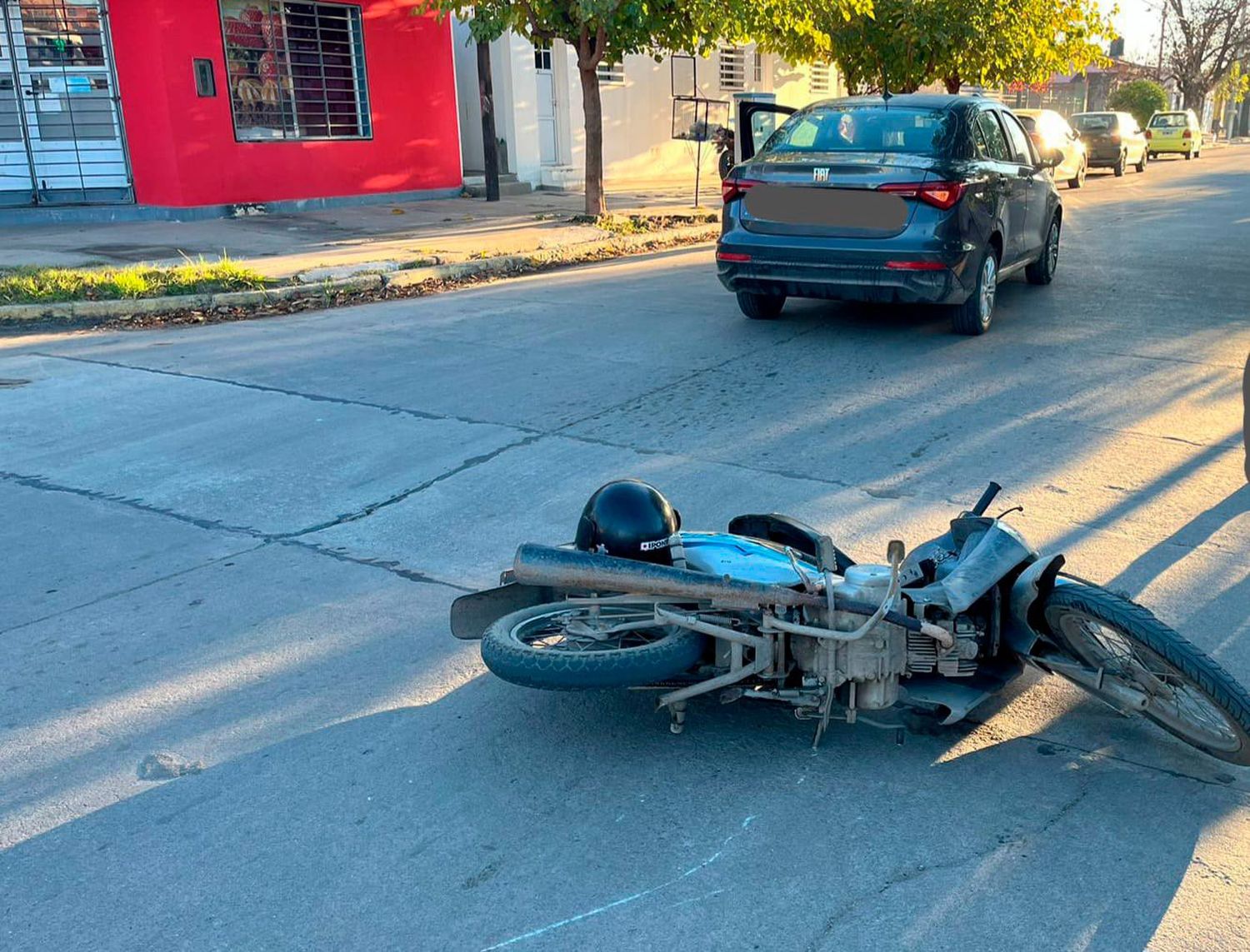 El accidente se produjo en la intersección de Gobernador San Martín y Dante Agodino.