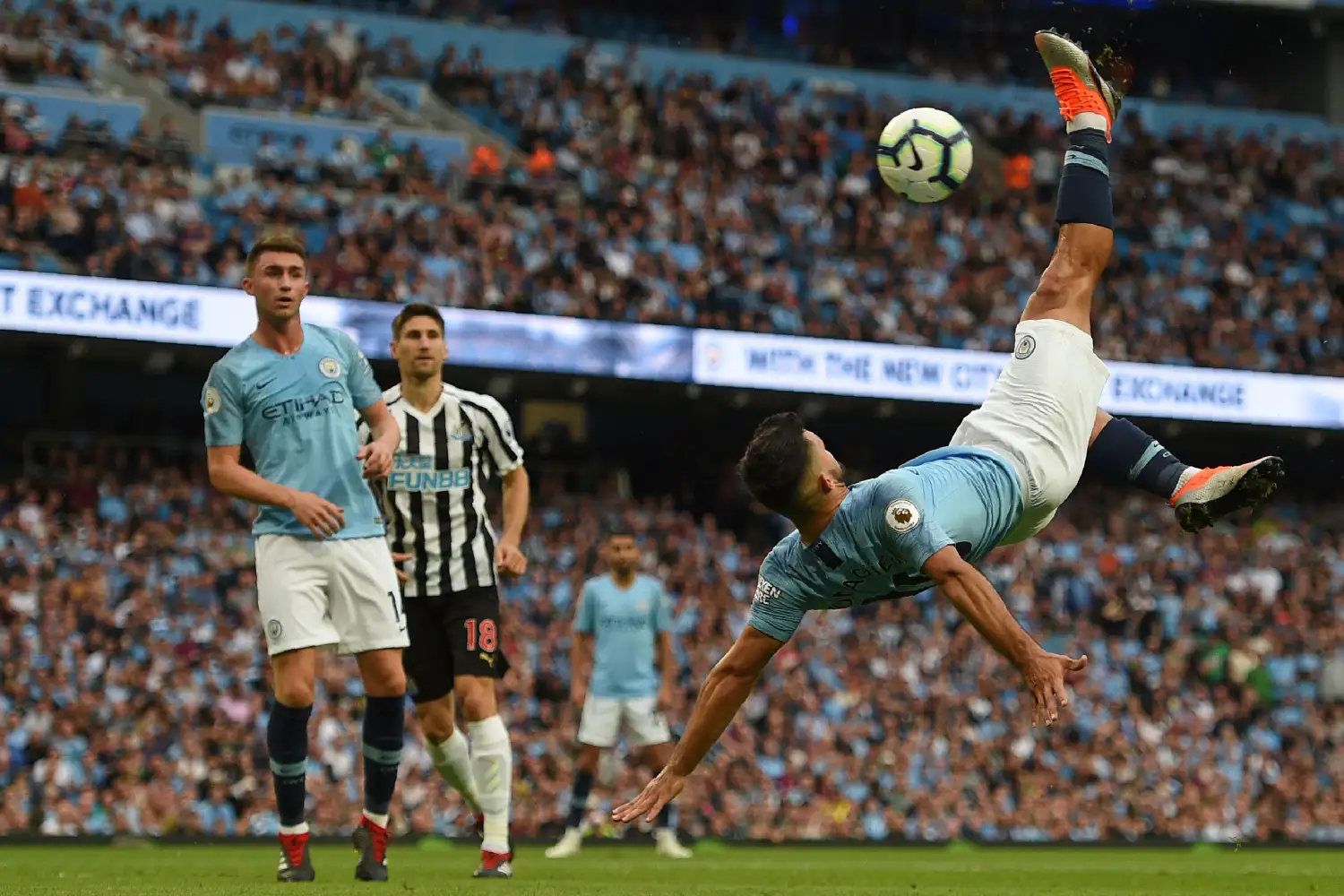Manchester City sufrió  para derrotar a Newcastle