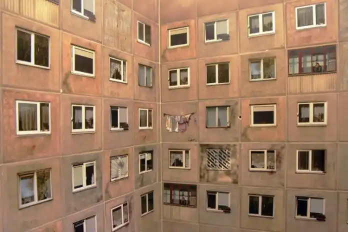 ¿Sentís que te observan cuando vas al baño? ¡Cuidado, puede ser verdad!