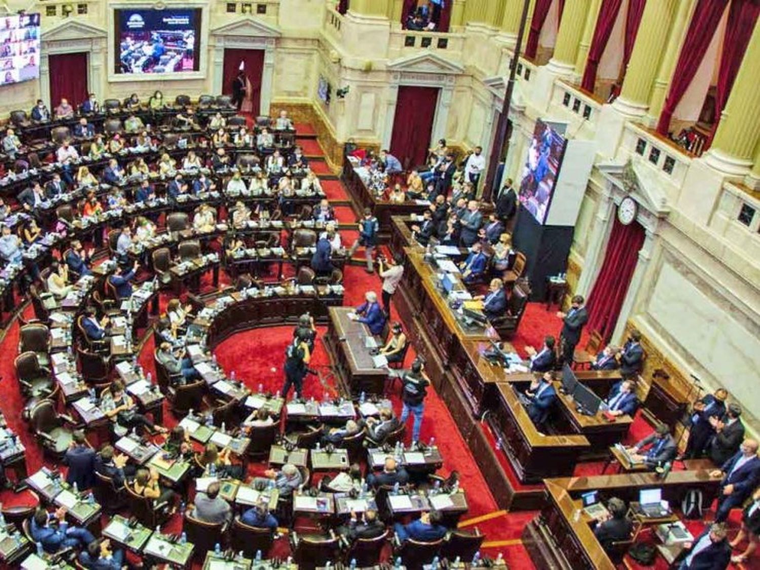 Rosca. El Gobierno, la negociación y la dura tarea de aprobar en minoría.
