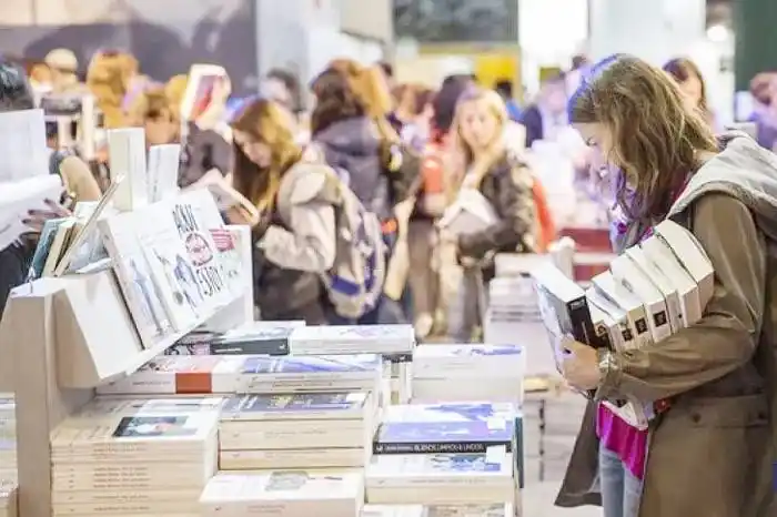 Temas religiosos, históricos, culturales, artísticos y literarios