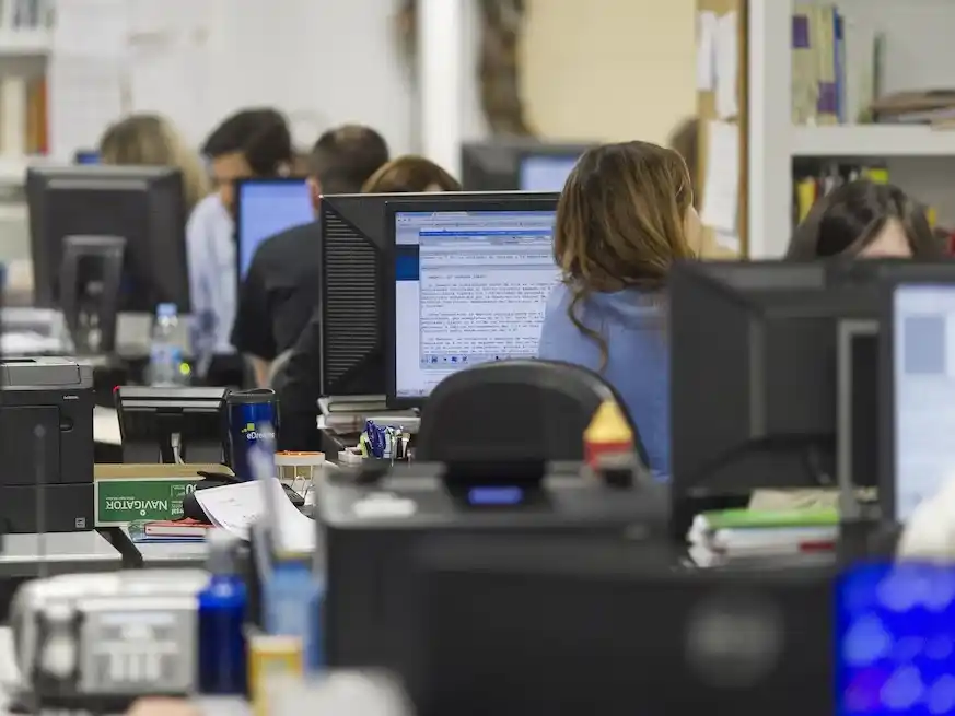 Vuelve a regir la reforma laboral por decisión judicial: qué cambia en vacaciones, indemnizaciones y banco de horas