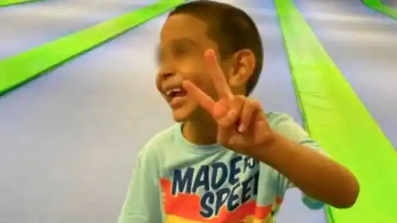 Entérese de la conmovedora historia de un niño en Texas que busca a una familia que lo adopte