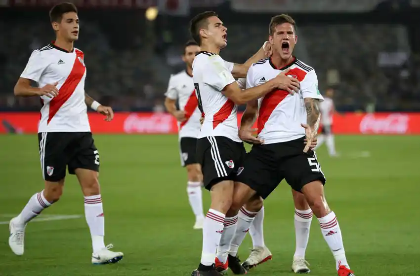 River goleó a Kashima y se subió al podio