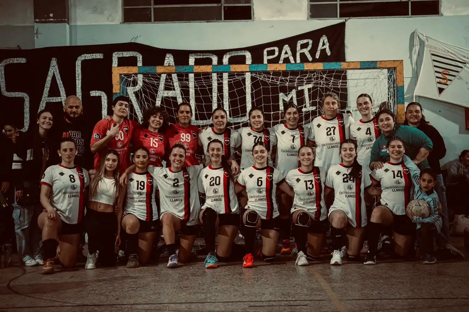 Las chicas se quedaron con el subcampeonato de Primera División. Foto: Agencia Uno Dos Mil