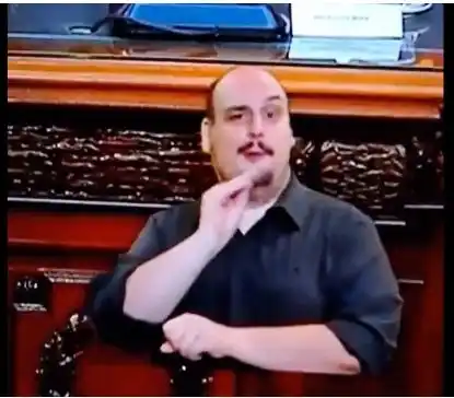 Discurso de Milei: el intérprete de lenguaje de señas y una llamativa actuación que lo hizo viral