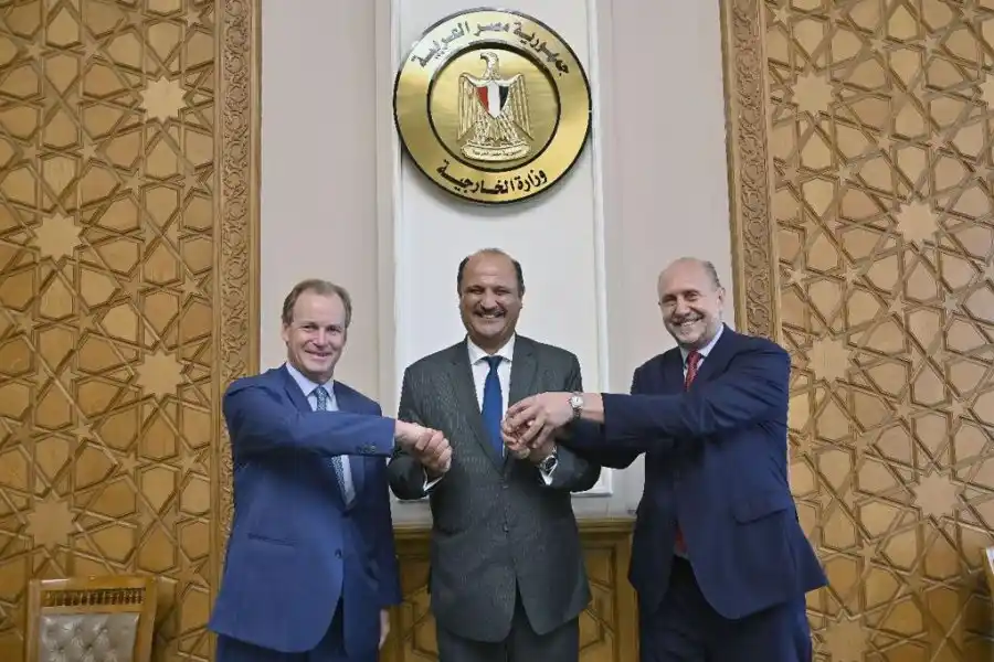Perotti continúa su agenda en Egipto  buscando ampliar las exportaciones de la Provincia