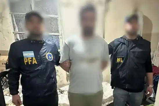 Azul: detuvieron a un hombre por acopio y comercio de imágenes de pornografía infantil