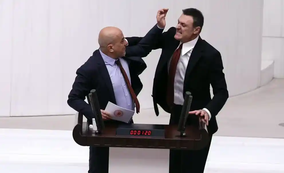 Dos legisladores desataron la pelea