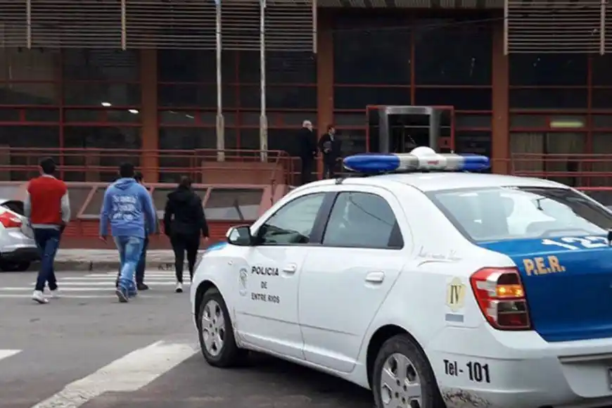 Sujeto intentó balear a otro, pero hirió con un disparo a adolescente de 14 años