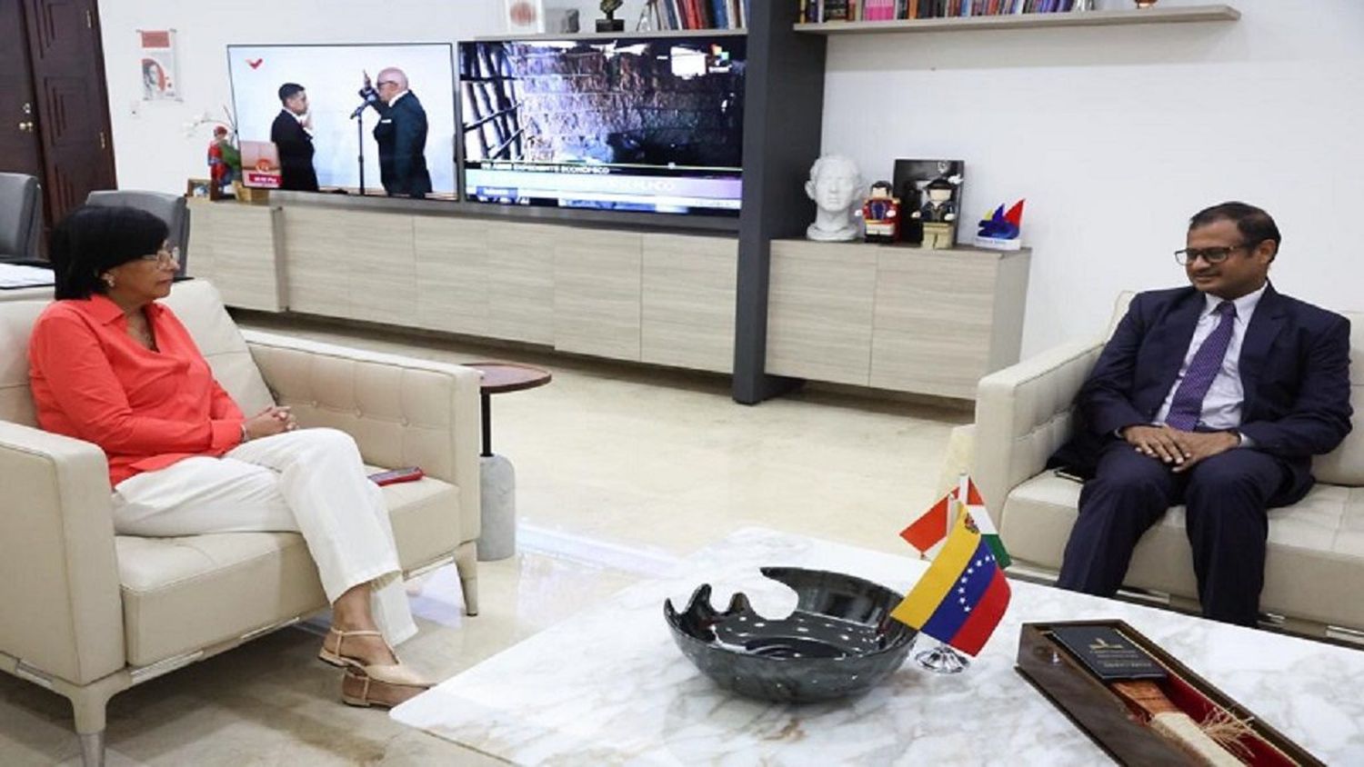 BRICS Y PETRÓLEO: Venezuela y la India revisan relación bilateral