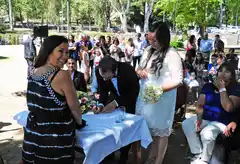 Se celebraron siete casamientos emblemáticos que sellaron su amor en el Jardín de la Paz 