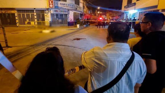 Motorizados acribillaron a dos venezolanos en Lima