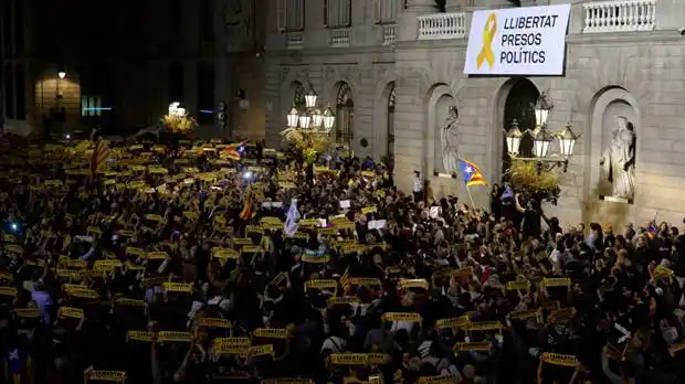 La justicia cierra el cerco sobre Puigdemont: pide su arresto