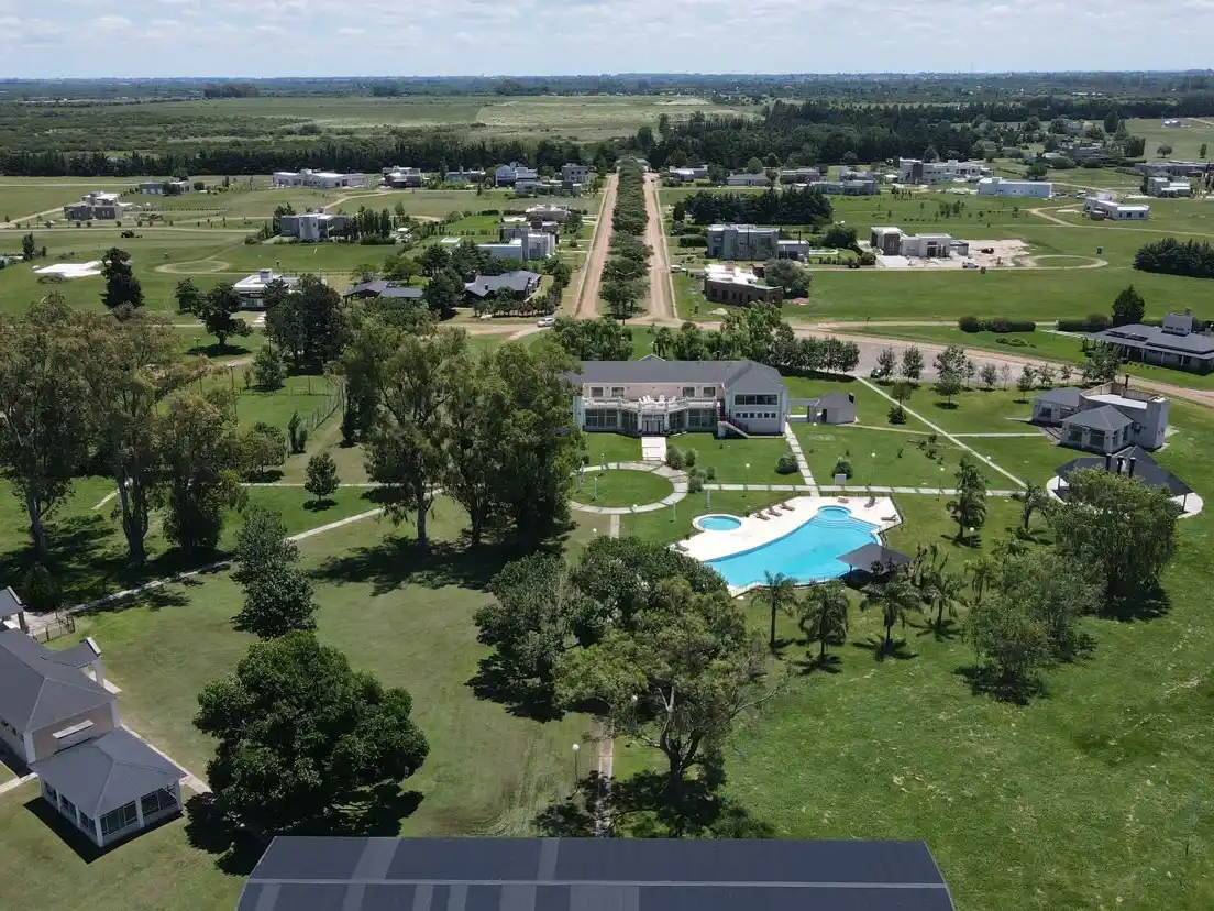 Trasladaron a un penal de máxima seguridad al jefe narco que vivía en Prados de la Adelina y que baleó a un gendarme