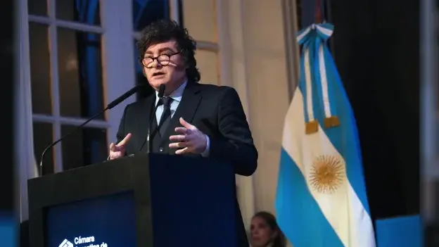 El Gobierno busca garantizar salarios mínimos de al menos $1 millón en las negociaciones paritarias.

FOTO Agencia NA: DANIEL VIDES
