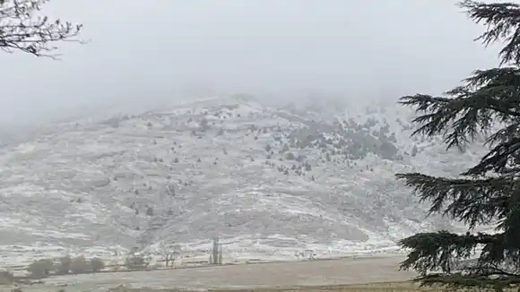 Nevó en Sierra de la Ventana: el paisaje se tiñó de blanco y se esperan más nevadas en provincia de Buenos Aires