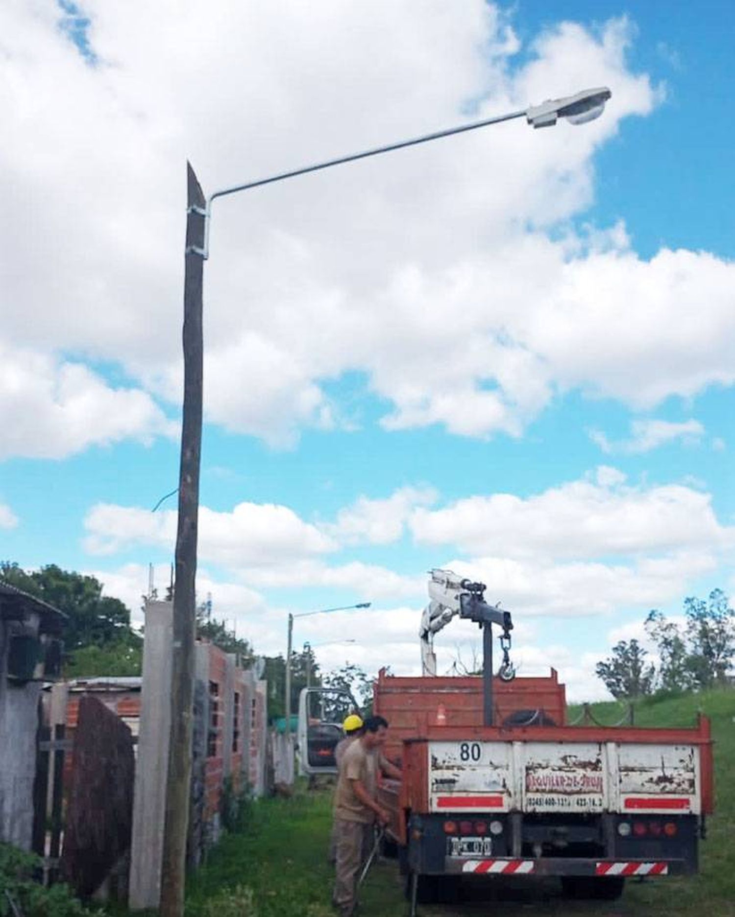 Nuevo alumbrado público en  el barrio Tiro Federal