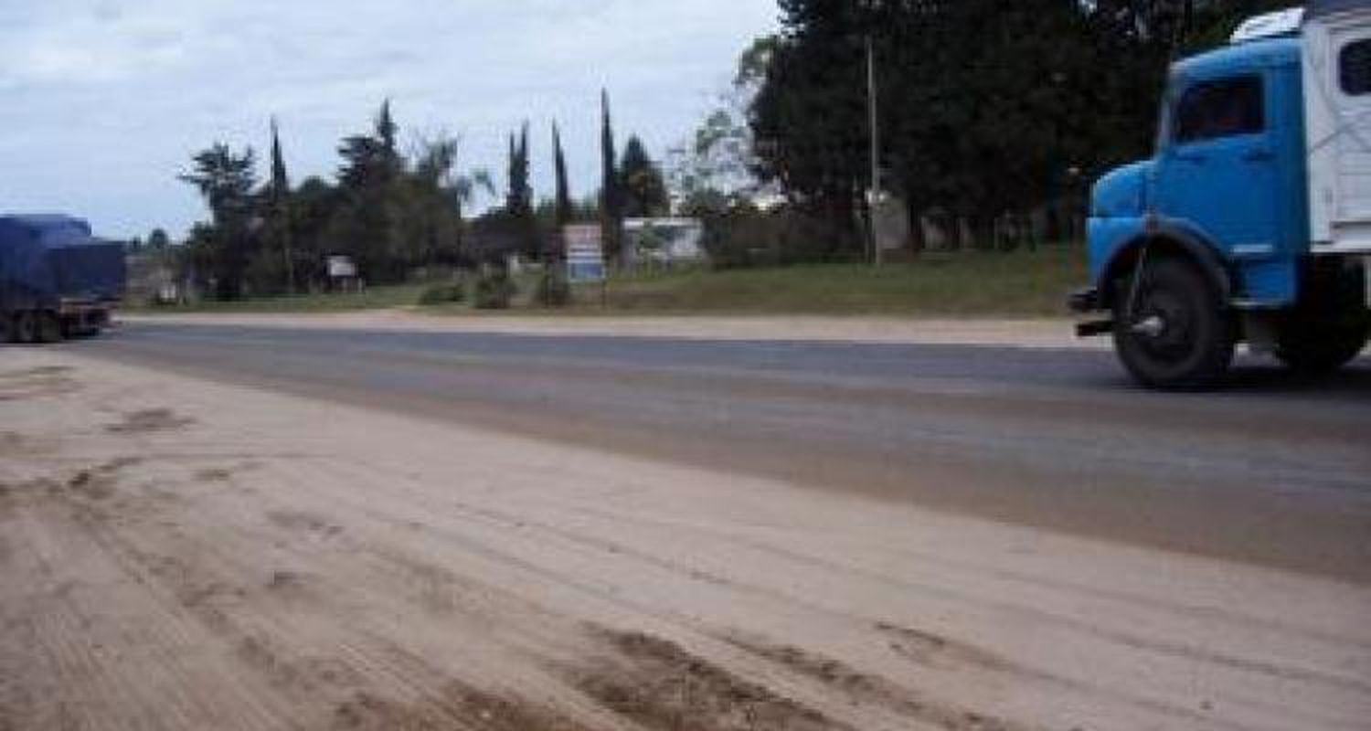 Prohiben el paso de camiones con arena