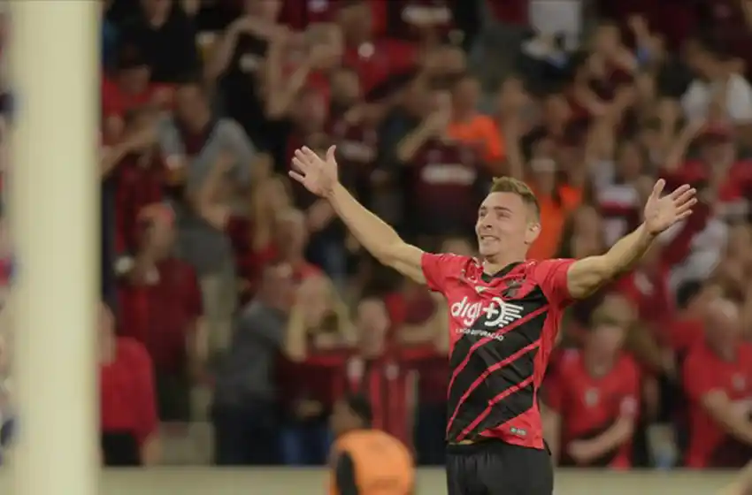 Marco Ruben se despidió a lo grande en Brasil