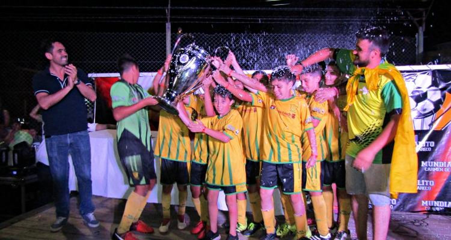 Cinco clubes de la Liga Infantil participaron del Mundialito de Carmen de Areco y El Porvenir gritó campeón en 2008