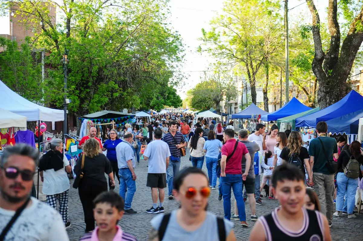 La nueva edición del Paseo Alem será el próximo domingo y celebrará la diversidad y el amor sin límites