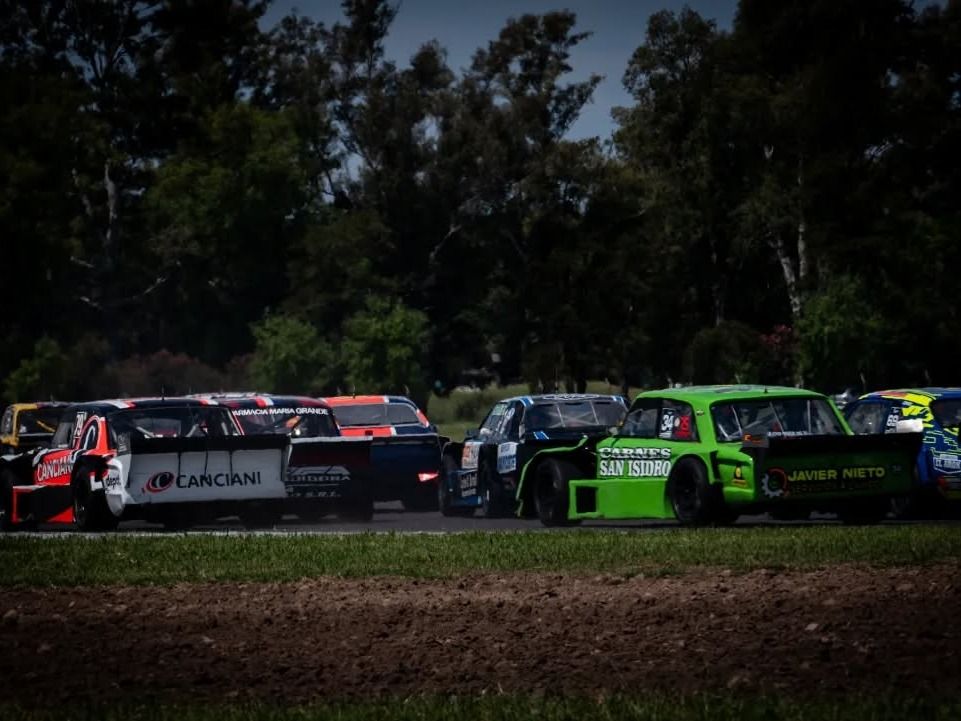 El Car Show corrió en San Jorge y define todo en Rafaela el .Foto:Facebook NUEVO CAR SHOW
