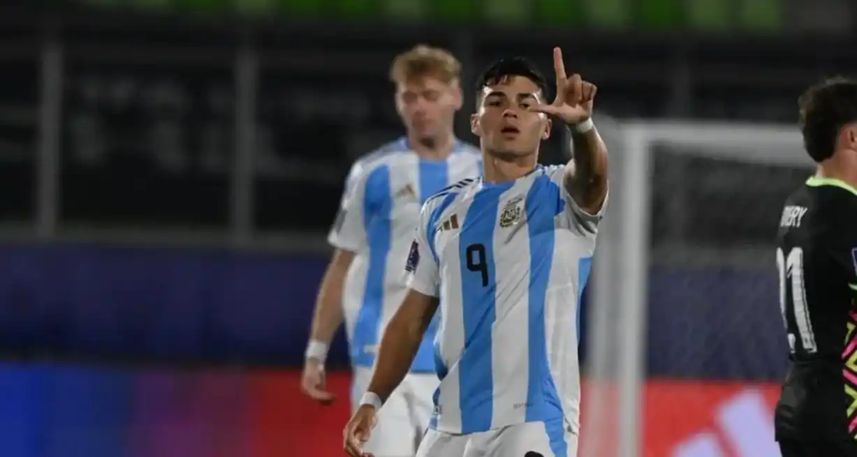 El delantero Alejo Sarco lleva tres goles en el torneo. Prensa AFA.