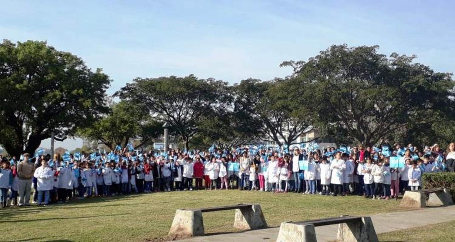 Día de la Bandera: Alumnos de cuarto grado hicieron su promesa de lealtad