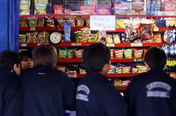 Concesionarios de quioscos de escuelas en estado de alerta: "Que nos dejen trabajar"