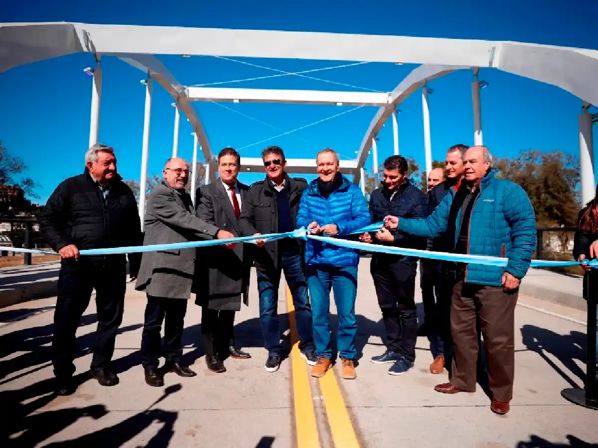Bell Ville: Schiaretti inauguró un puente urbano y otras obras viales