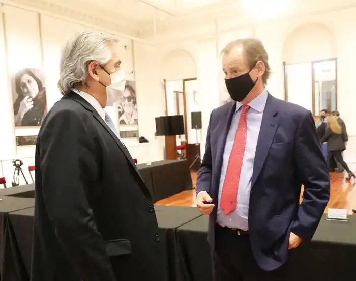 Bordet y Alberto Fernández  firmaron un acuerdo para  construir viviendas y generar empleo 