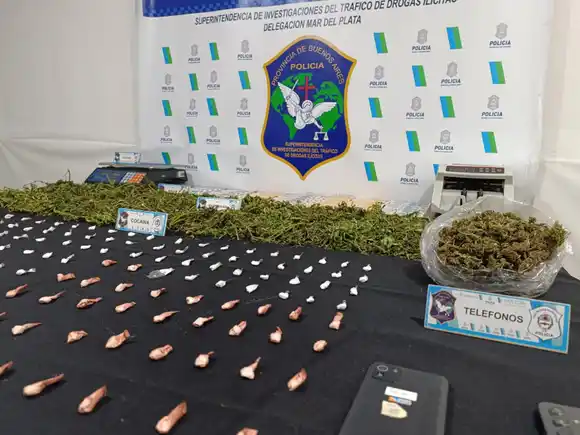 Ocho detenidos, cocaína y un abusador prófugo: golpe al narcomenudeo en el barrio Belgrano