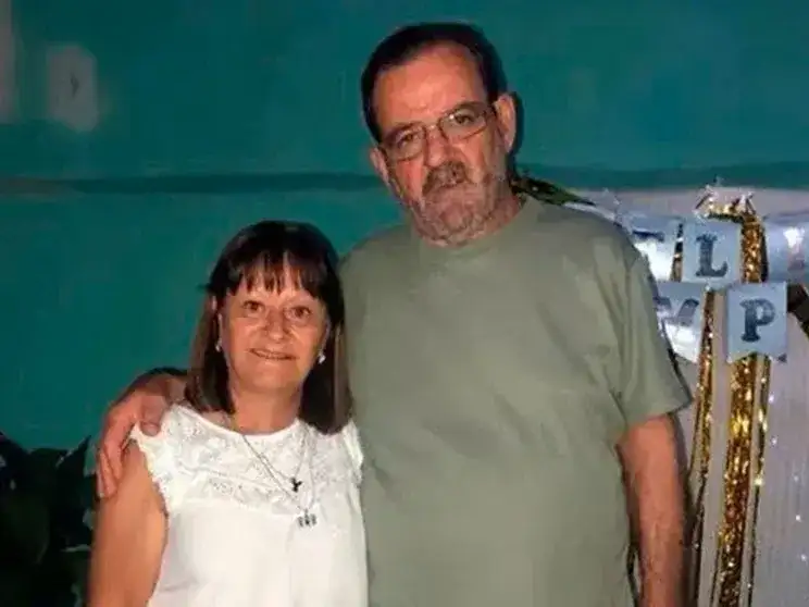 Femicidio brutal: un jubilado de 64 años discutió con su esposa y la asesinó a puñaladas