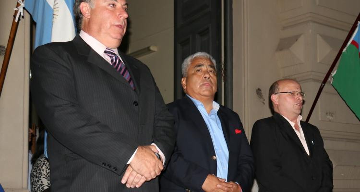 Con la presencia de Venegas, Cecilio Salazar juró como Intendente