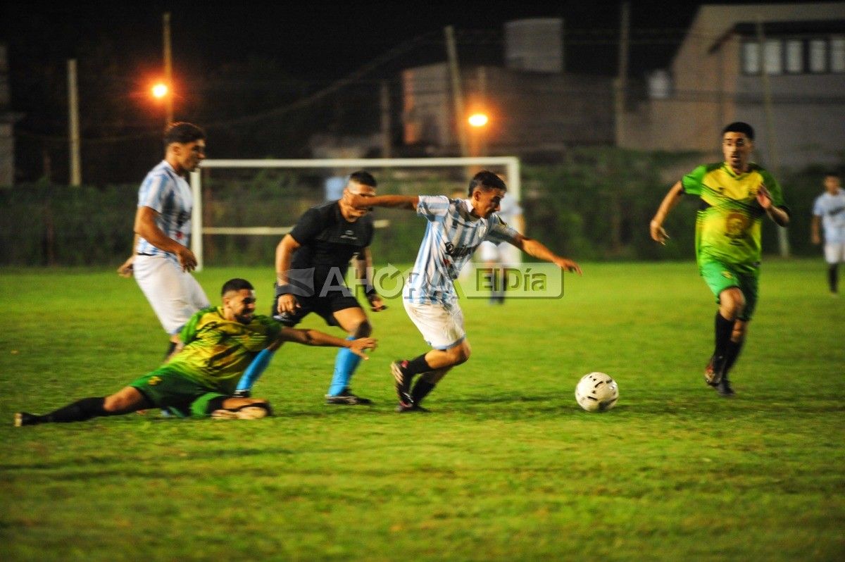 Imagen de la final del año pasado entre Juventud Unida (campeón) y Unión del  Suburbio.