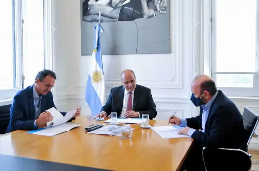 Insfrán firmó convenios con Nación para impulsar la obra pública en la provincia