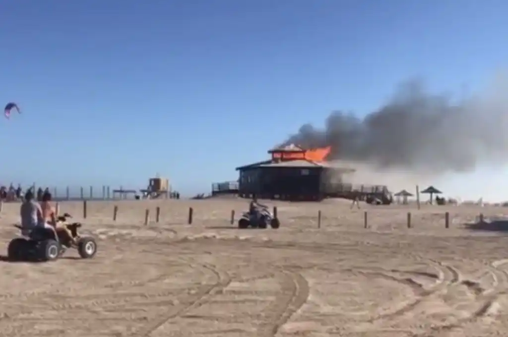 Se incendia uno de los principales paradores de Pinamar