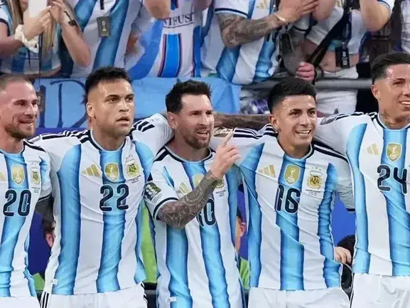 La Scaloneta espera rival para su juego por 16avos. de final que se jugará en Miami el 3 de Julio a las 19.